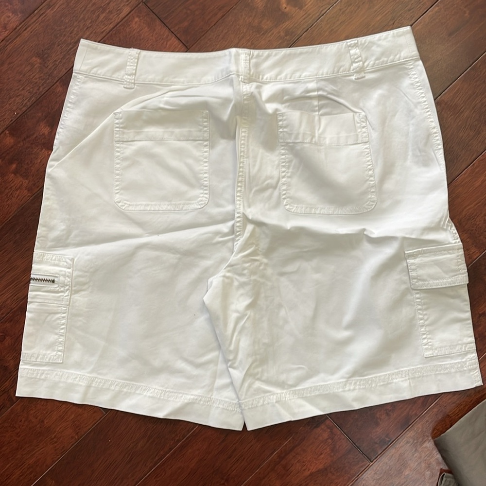 NWT J. Jill Lightweight Cotton Blend Cargo Bermuda Shorts 12